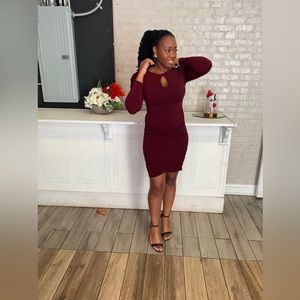 GUESS Maroon midi dress.